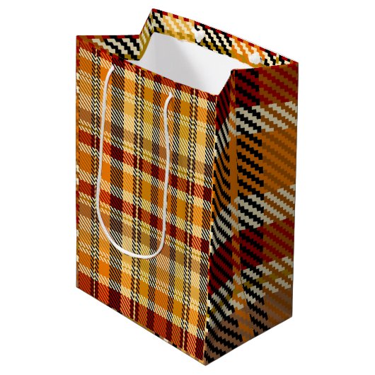 Earthtone Plaid Gift Bag Mittlere Geschenktüte (Vorderseite Schrägansicht)