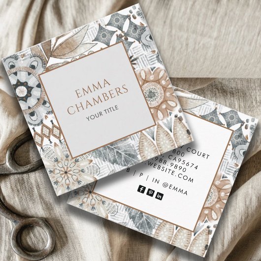 Earthy Boho Shapes Quadratische Visitenkarte