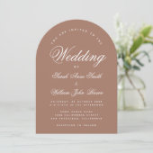 Earthy Brown Arch Simple Calligraphy Wedding Einladung (Stehend Vorderseite)