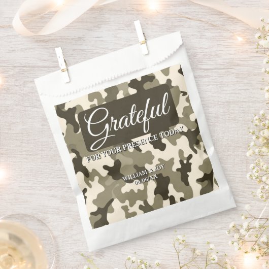 Earthy Browns & Tans Camouflage Dankbarkeit Geschenktütchen (Ausgeschnitten)