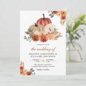 Earthy Burnt Orange Floral Pumpkin Wedding Einladung (Stehend Vorderseite)
