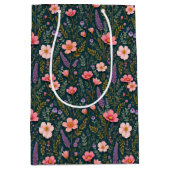 Earthy Floral Gift Bag Mittlere Geschenktüte (Vorderseite)