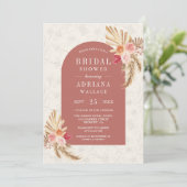 Earthy Floral Pampas Cinnamon Rose Brautparty Einladung (Stehend Vorderseite)