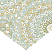 Earthy Mandala in Green, Gold und Soft Blue Mittelgroßer Tischläufer (Ecke)