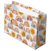 Earthy Modern Boho Rainbow and Sun Große Geschenktüte (Vorderseite Schrägansicht)