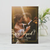 Earthy Mustard We Eloped Wedding Announcement Card Ankündigung (Stehend Vorderseite)