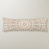Earthy Taupe and Rust Mandala Pattern Seitenschläferkissen (Vorderseite)