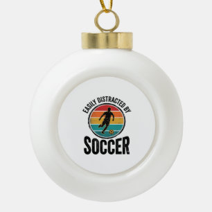 Easily abgelenkt durch Fußball Vintage-Shirt-Desig Keramik Kugel-Ornament