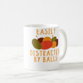 Easily Distracted By Balls Funny Crocheting Knitti Kaffeetasse (VorderseiteRechts)