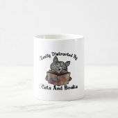 Easily distracted by cats and books kaffeetasse (Mittel)