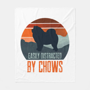 Easily Distracted By Chows Beim Spazierengehen Fleecedecke