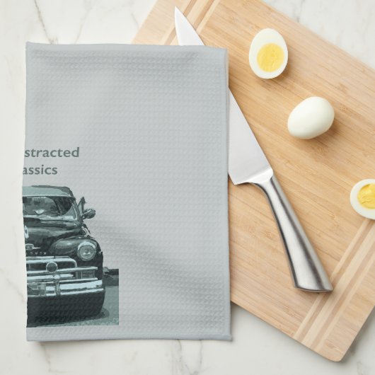 Easily Distracted by Classics Geschirrtuch (Viertel Falte)