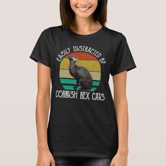 Easily Distracted By Cornish Rex Cats T-Shirt (Vorderseite)
