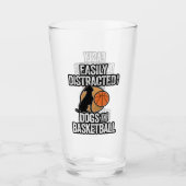 Easily Distracted by Dogs & Basketball Glas (Vorderseite)