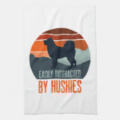 Easily Distracted By Huskies Dog Walking Geschirrtuch (Vertikal)