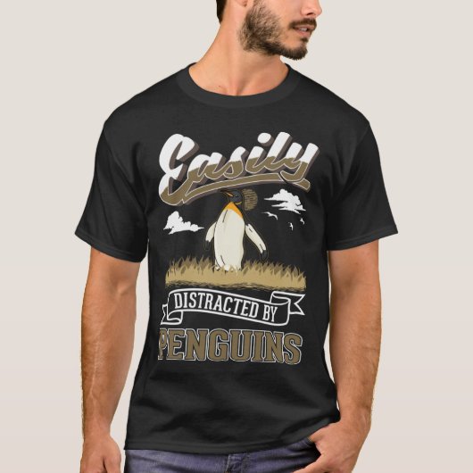 Easily distracted by Penguins T-Shirt (Vorderseite)