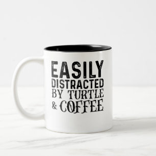 Easily Distracted By Schildkröte Und Kaffee Zweifarbige Tasse