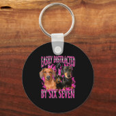 Easily Distracted By Six Seven 67 Meme Dachshund W Schlüsselanhänger (Vorderseite)