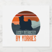 Easily Distracted By Yorkies Dog Walking Schaumweinetikett (Einzelnes Label)