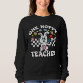 Easter Bunny One Hoppy Teacher Retro Rabbit Groovy Sweatshirt (Vorderseite)