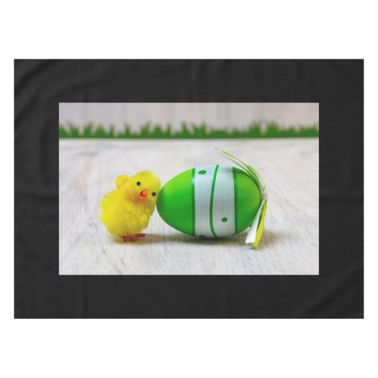 Easter Decoration - Easter egg and chick Tischdecke (Vorderseite (Horizontal))