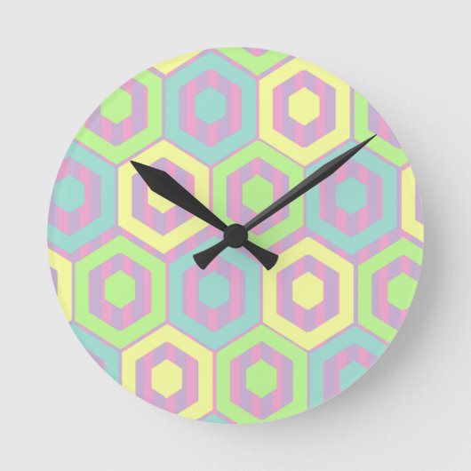 Easter Hexagons Runde Wanduhr (Vorderseite)