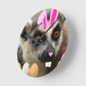 Easter Lemur Runde Wanduhr (Winkel)