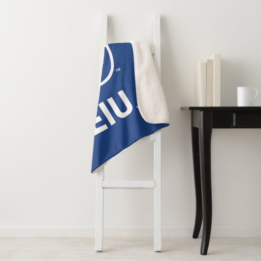 Eastern Illinois Panthers Paw Print & EIU Sherpadecke (Beispiel)