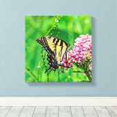 Eastern Tiger Frack Butterfly Leinwanddruck (Insitu (Holzboden))