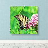 Eastern Tiger Frack Butterfly Leinwanddruck (Insitu (Holzboden))