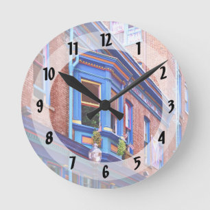 Easton PA - Street with Bay Window Runde Wanduhr