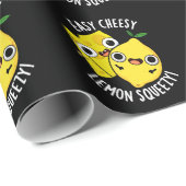 Easy Cheesy Lemon Squeezy Funny Food Puff Dark BG Geschenkpapier (Rolleneckpunkt)