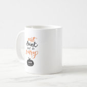 Eat Drink And Be Scary Funny Halloween Kaffeetasse (Vorderseite Links)