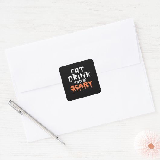 Eat Drink And Be Scary Funny Halloween Minimal Cle Quadratischer Aufkleber (Umschlag)