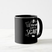 Eat Drink And Be Scary Spooky Halloween Skull Tasse (VorderseiteRechts)
