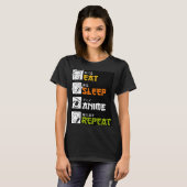 Eat Sleep Anime Repeat Gift Idea Cosplayer T-Shirt (Vorne ganz)