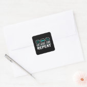 Eat Sleep Code Wiederholung medizinischer Coder IC Quadratischer Aufkleber (Umschlag)
