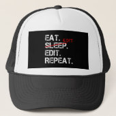 Eat Sleep Edit Wiederholen lustiges Editorgeschenk Truckerkappe (Vorderseite)