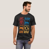 Eat Sleep Game Repeat Geeks und Nerds Gamers T-Shirt (Vorne ganz)