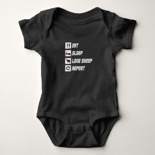 Eat sleep love sheep repeat Funny Quotes Gift Baby Strampler