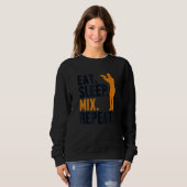 Eat Sleep Mix Repeat Bartender Mixologist Barmann Sweatshirt (Vorne ganz)