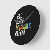 Eat Sleep Musicals wiederholen Runde Wanduhr (Winkel)