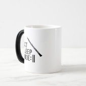 Eat Sleep Oboe Wiederholung Oboist Funny Funny Verwandlungstasse (Vorderseite Links)
