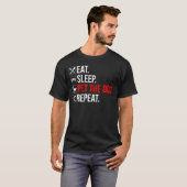 Eat. Sleep. Pet The Dog. Repeat T-Shirt (Vorne ganz)