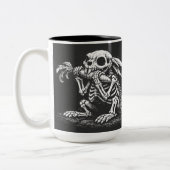 Eat Veggies – Dead Rabbit by BurnsInHell Zweifarbige Tasse (Links)