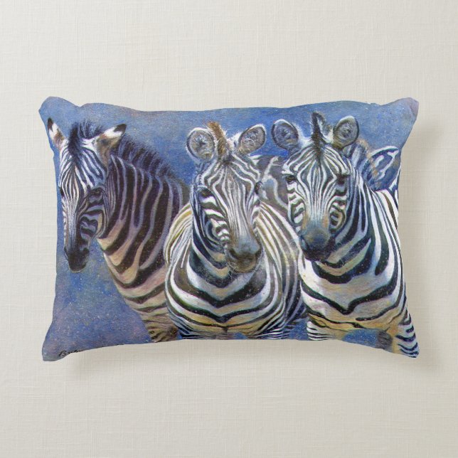 "Eavesdropper" Pillow Zierkissen (Vorderseite)