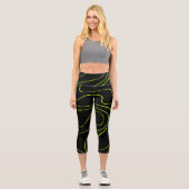 EBB und Flow 2 in Kalkgrün und Schwarz Capri Leggings (Vorderseite)
