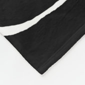 Ebb und Flow 2 - Schwarz auf Weiß Fleecedecke (Ecke)