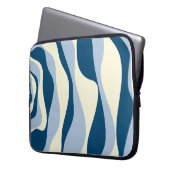 EBB und Flow 4 - Dunkles Blau, Licht und Creme Laptopschutzhülle (Vorderseite Links)