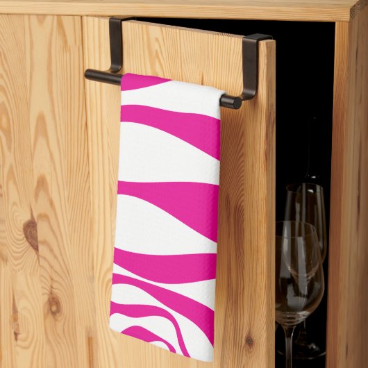 EBB und Flow 4 in Magenta und White Geschirrtuch (Drittel gefaltet)